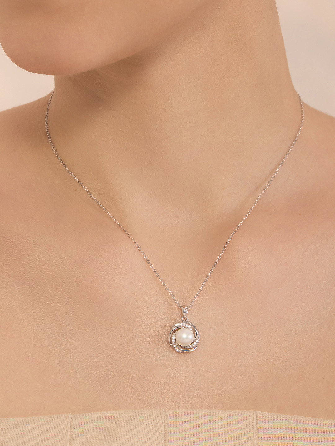 Nistra Women Sterling Silver Sliver-Plated Stone-Studded Round-Charm Pendant With Chain