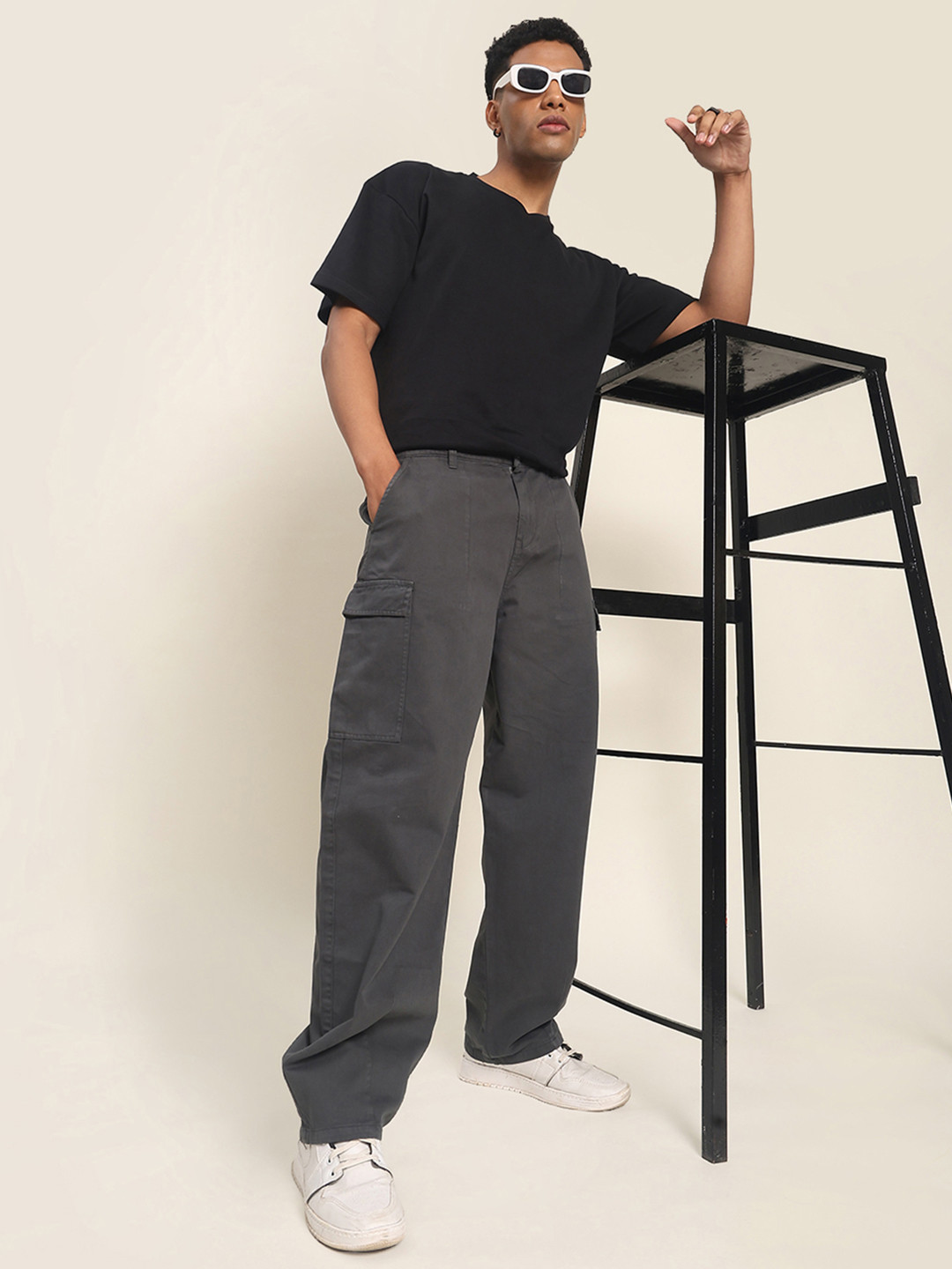 Bene Kleed Men Balloon Loose Fit Cargos Trousers