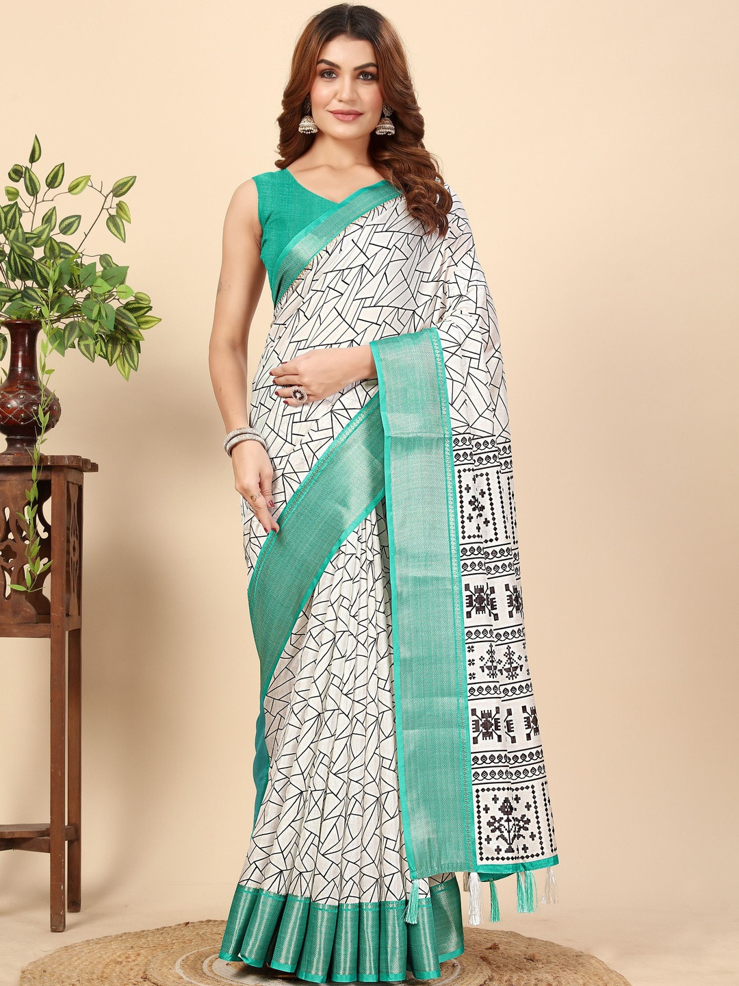 J 6 DESIGNER Geometric Printed Designer Block Print Saree