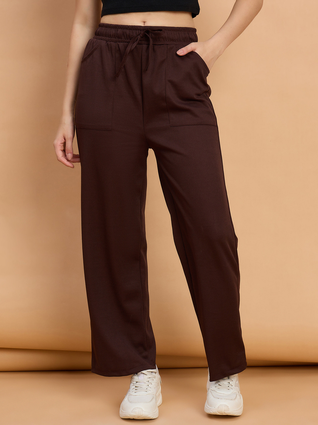 QIOA Women Relaxed Front Patch Pocket High-Rise Cargos Trousers