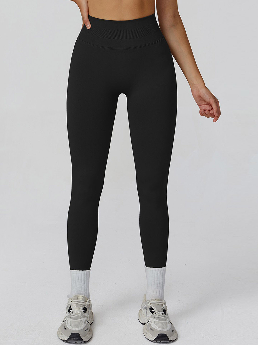 LULU & SKY Women Solid High-Rise Seamless Sporty Tights