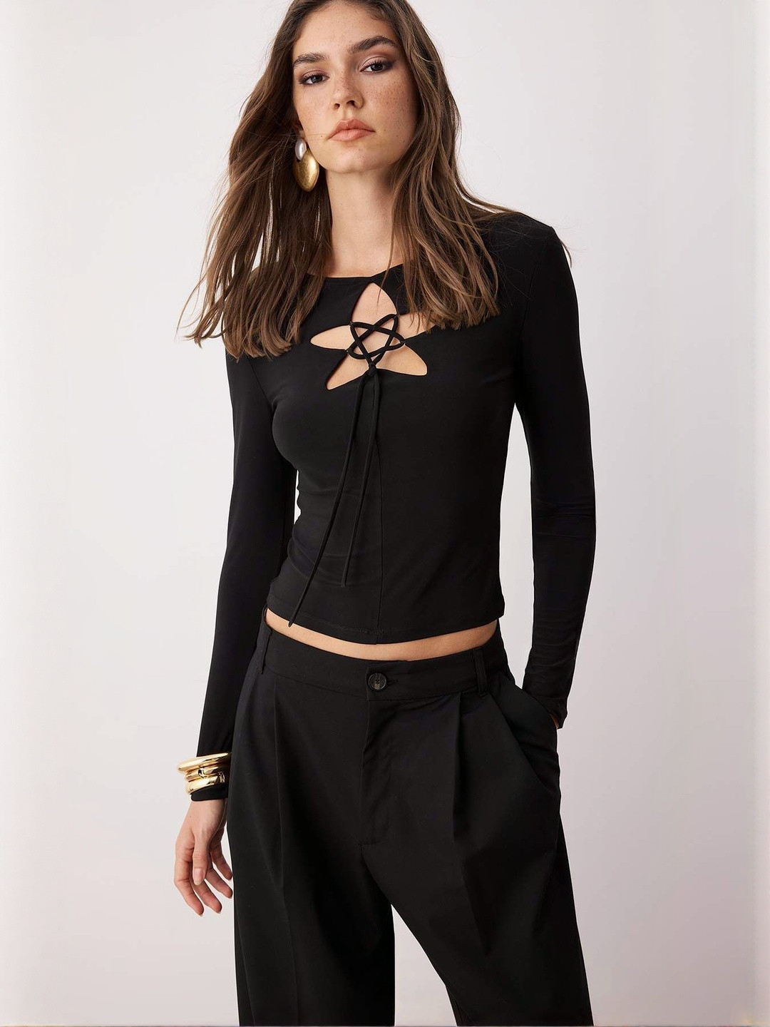 Trendyol Cut Out Crop Top