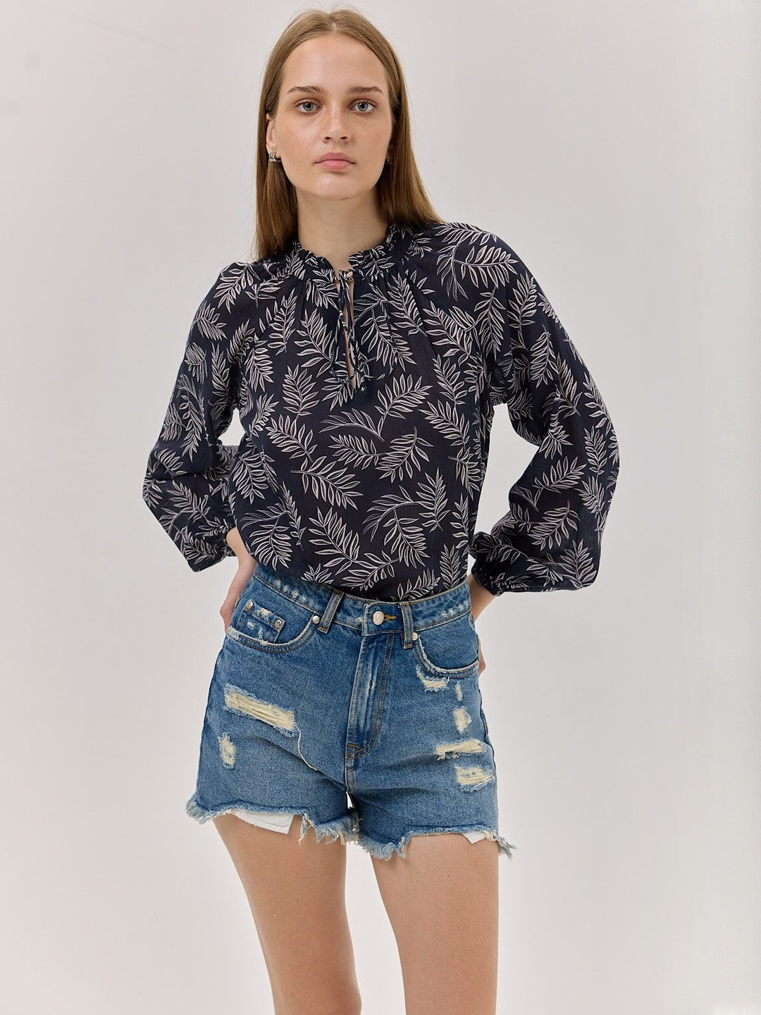 COVER STORY Tropical Print Tie-Up Neck Cotton Top