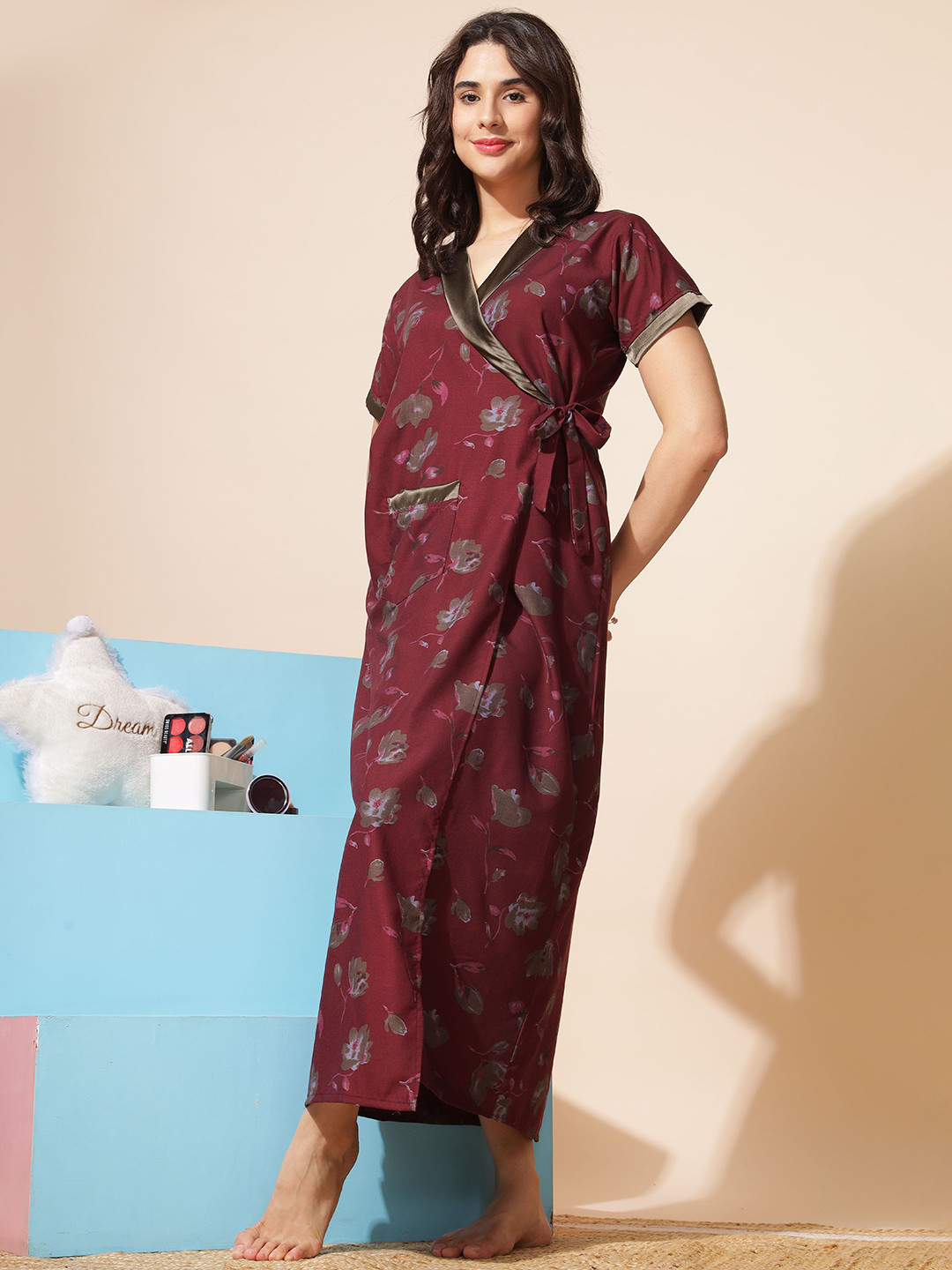 9shines Label Printed V-Neck Short Sleeves Nightdress