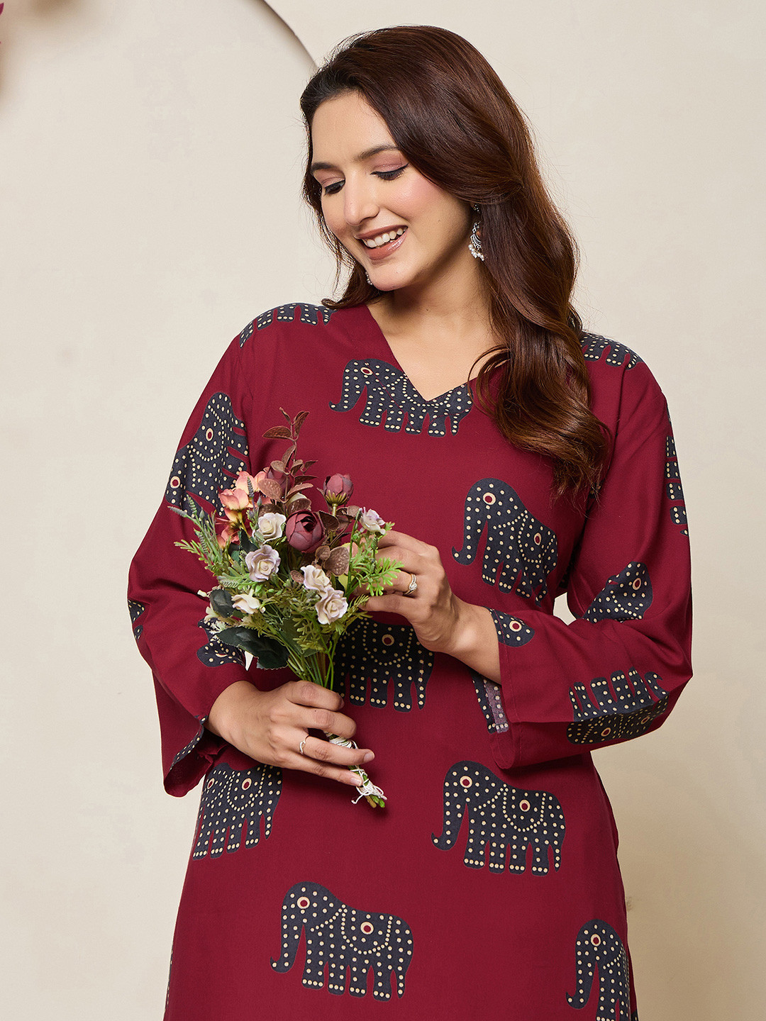 Skylee Pop Animal Printed V-Neck A-Line Kurta With Palazzos