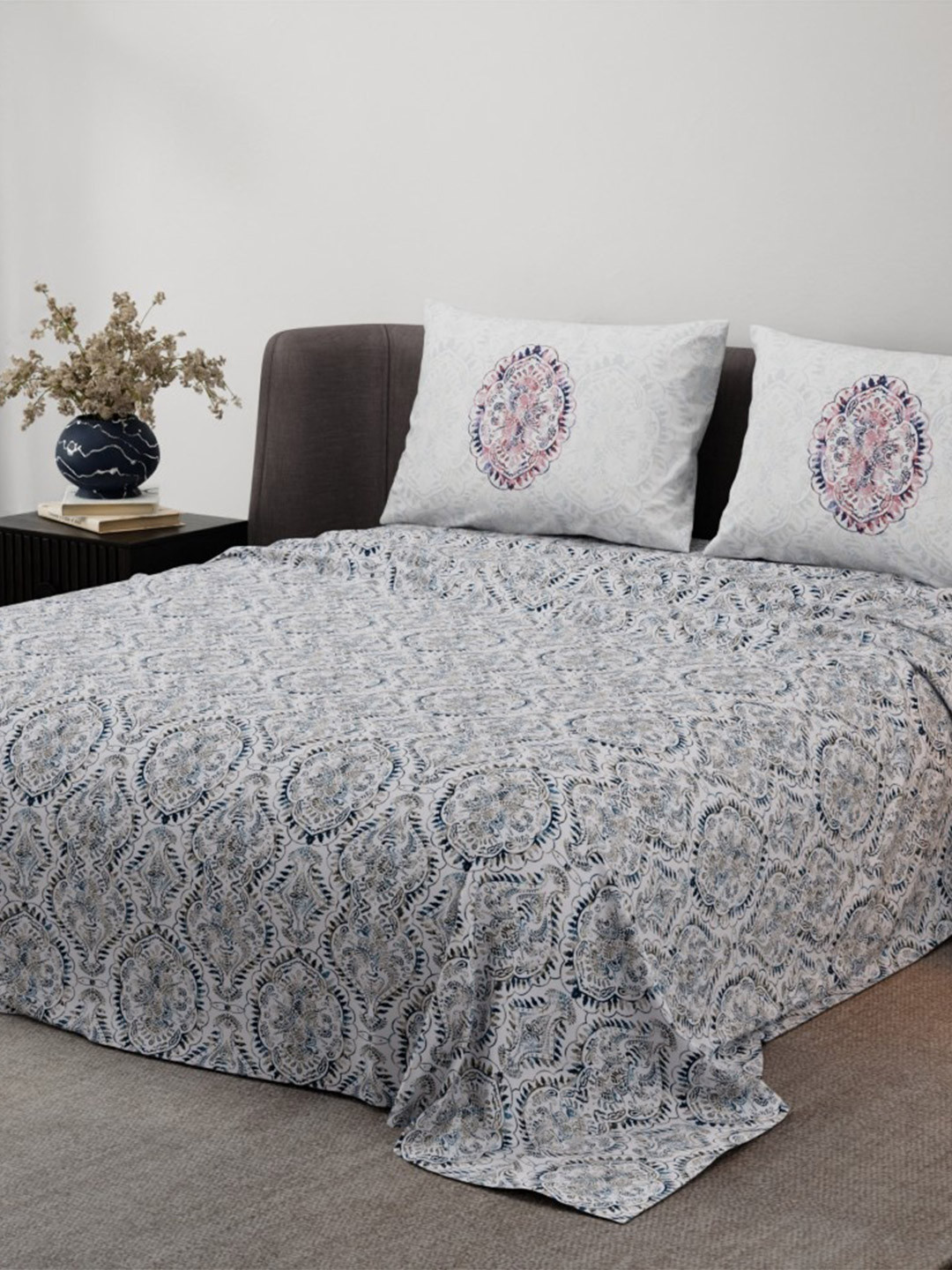 Synergized Cotton Grey & White Geometric Cotton 220 TC Super King Bedsheet Set-2.74mx2.74m