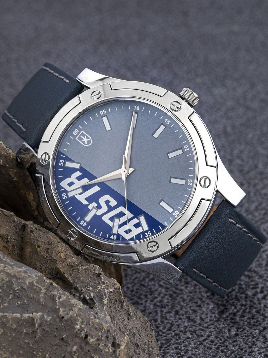 Roadster Men Brass Dial & Leather Straps Analogue Watch
