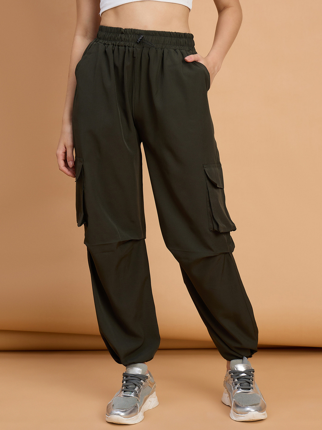 QIOA Women Loose Fit High-Rise Wrinkle Free Cargo Trousers