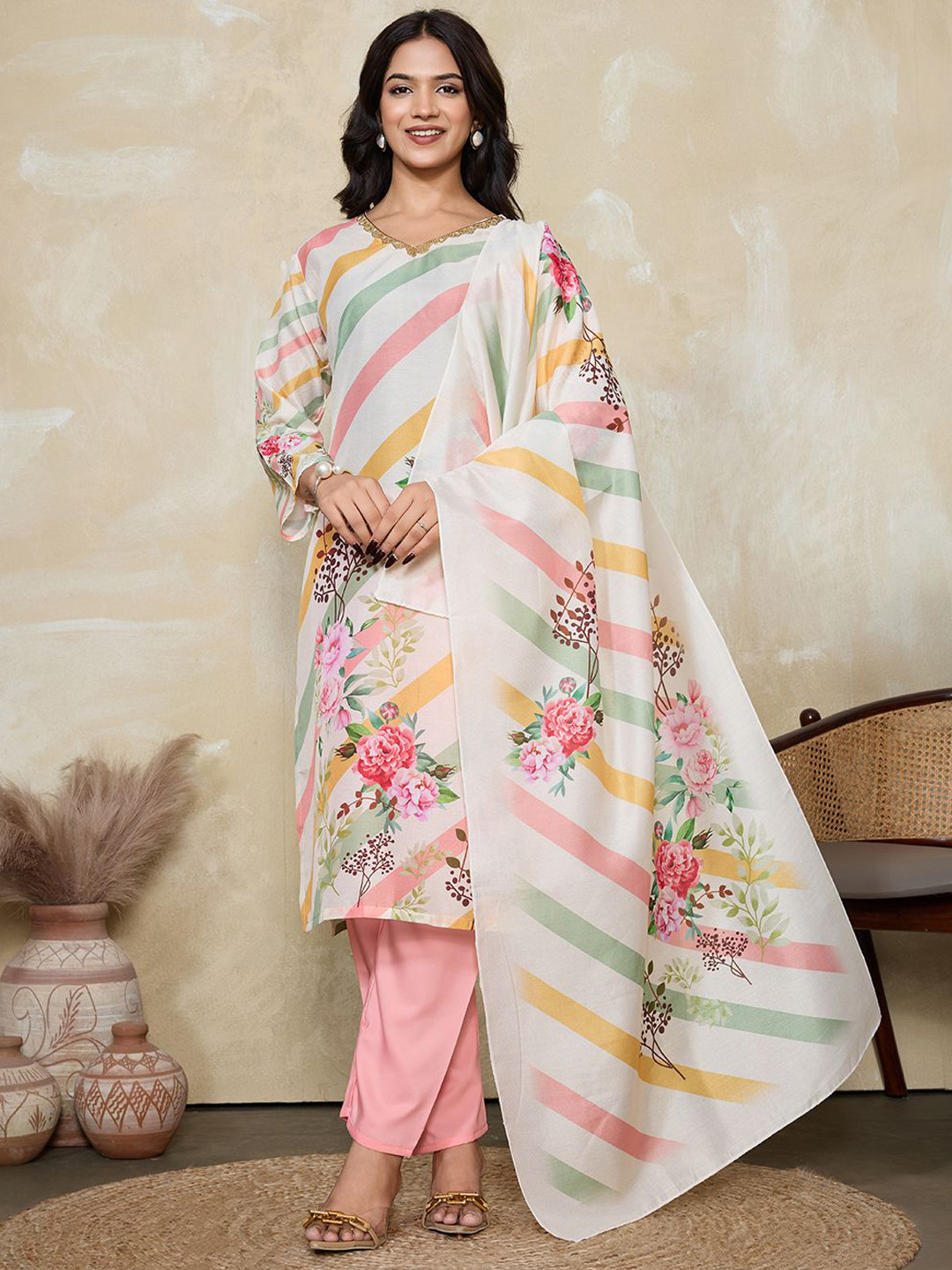 House of Pataudi Women Stripes & Floral Printed Kurta with Trousers & Printed Dupatta