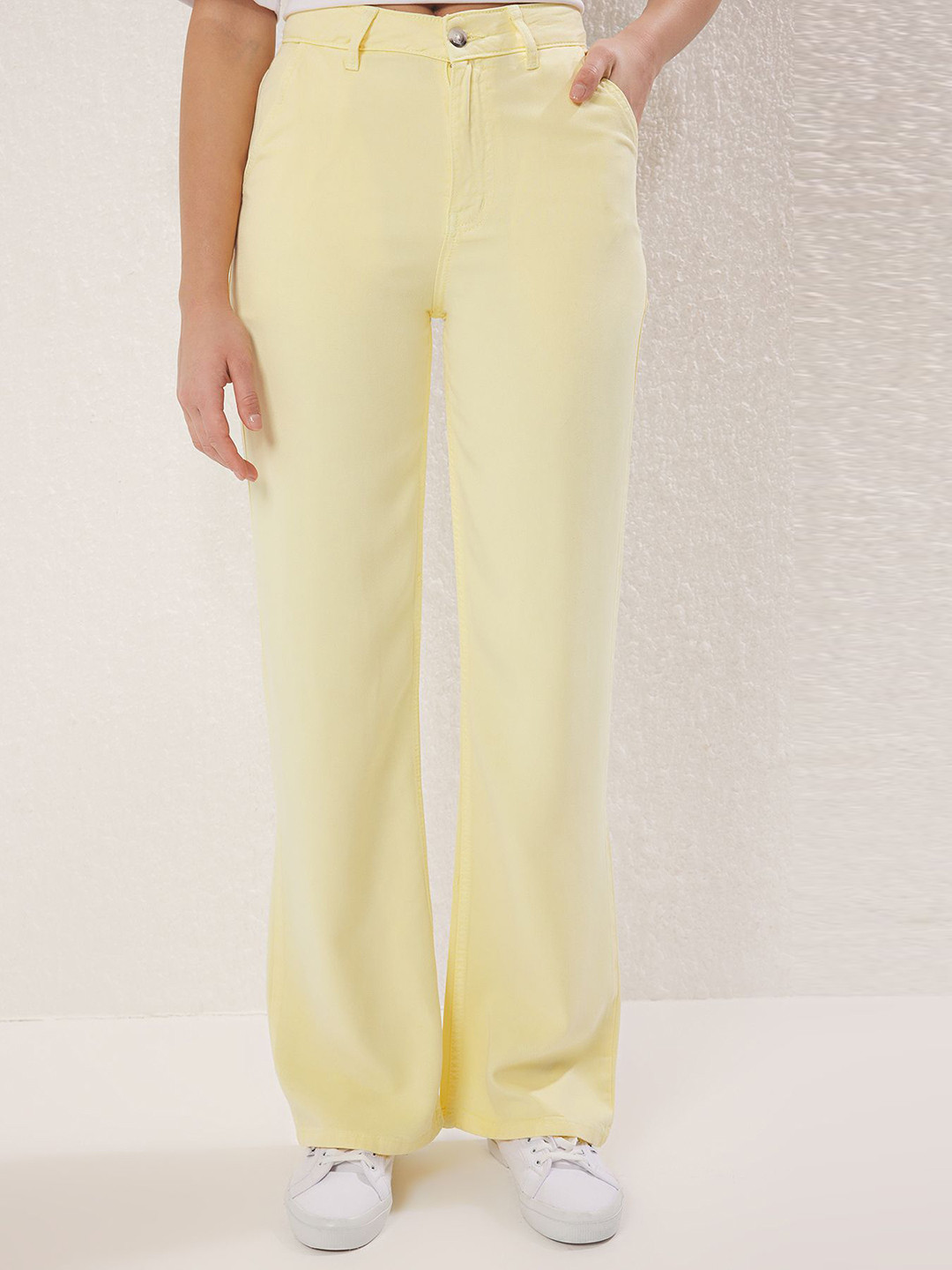 Trendyol Sar Women Regular Fit Mid-Rise Jeans