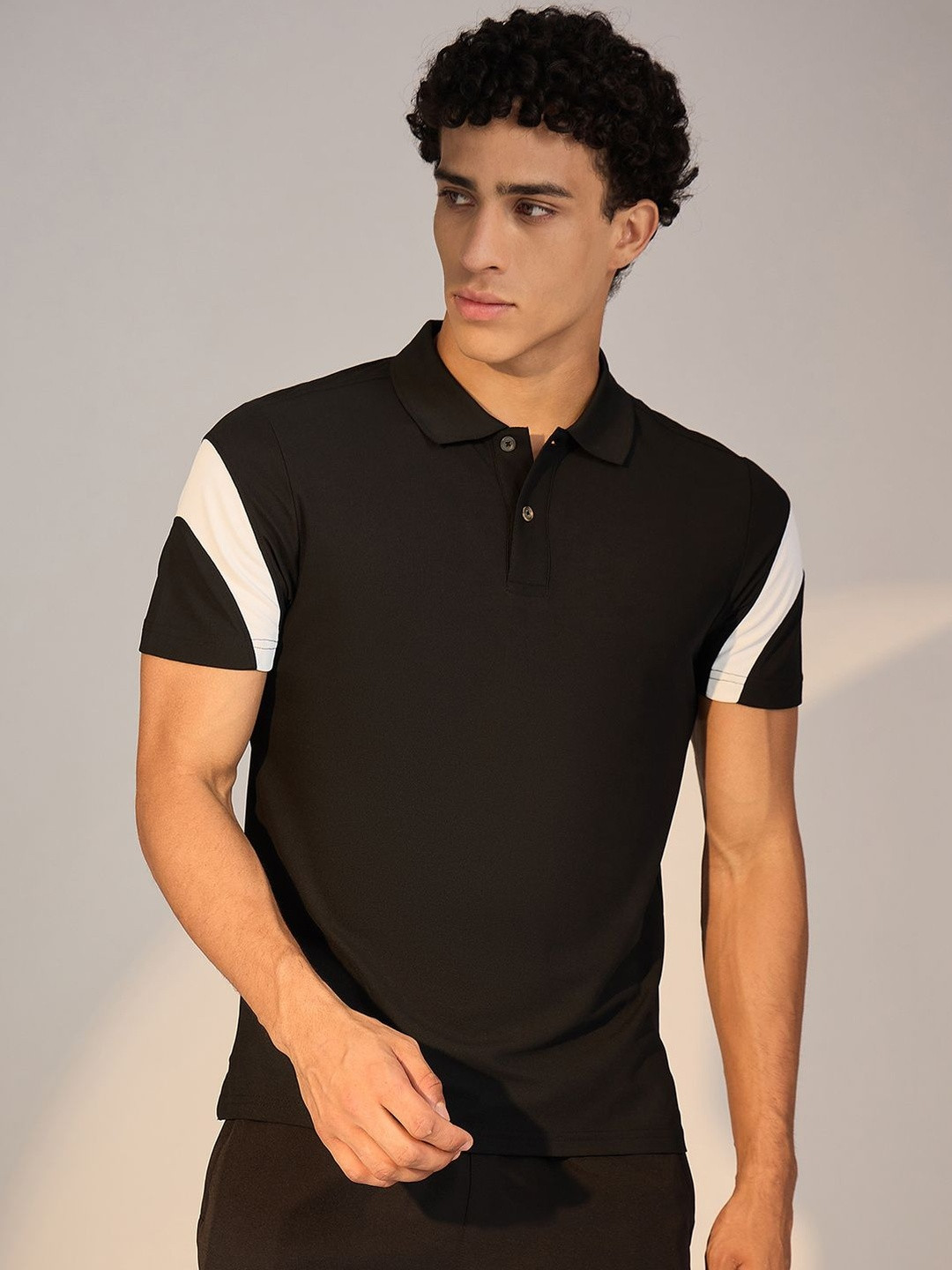 SG Men Colourblocked Polo Collar Slim Fit T-shirt