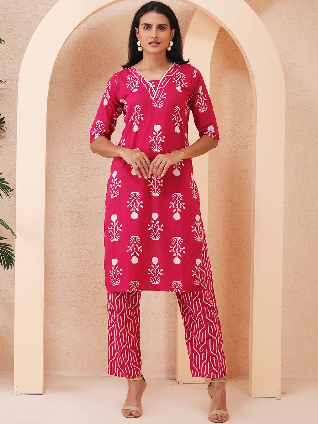 Sold For Style Ethnic Motifs Printed V-Neck Pure Cotton Straight Kurta With Trouser
