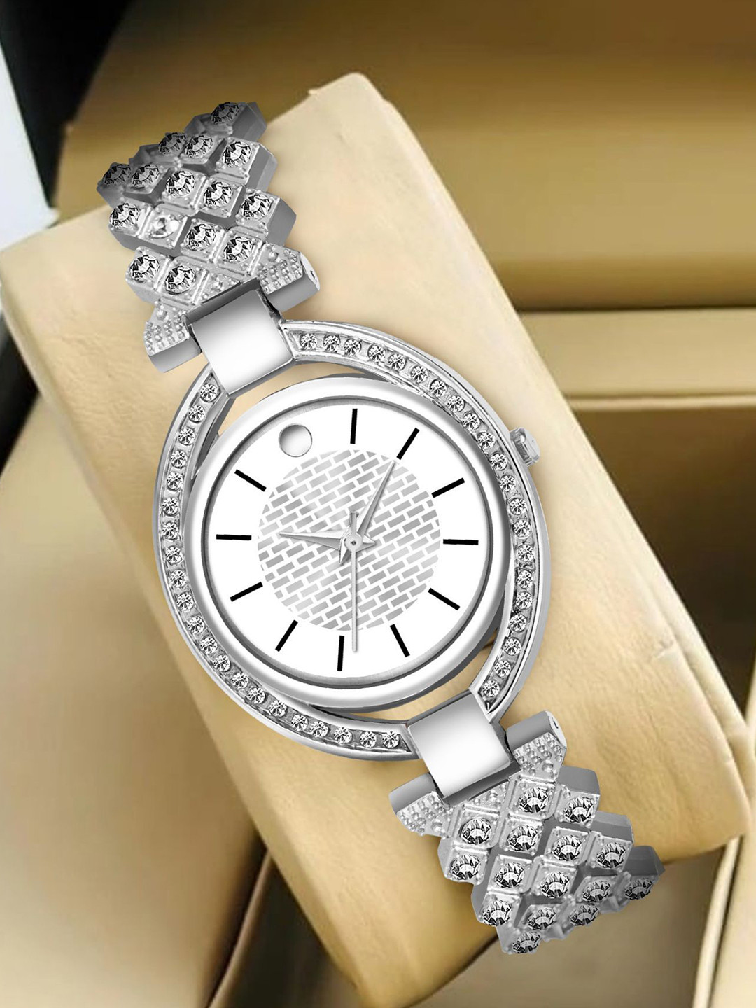 FROZIL Women Round Dial &  Bracelet Style Straps Analogue Watch MW-508-Silver
