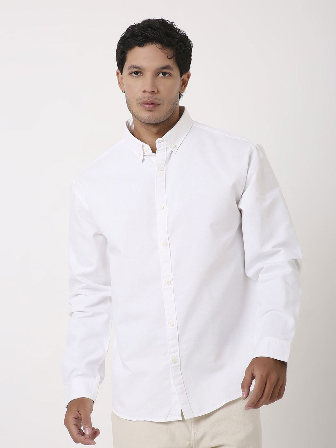 Blnk Men Relaxed Fit Solid Button-Down Collar Cotton Casual Shirt