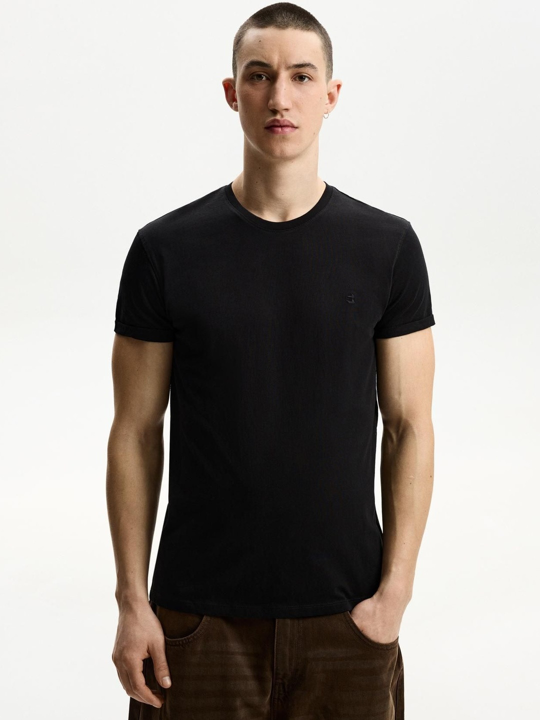 Bershka Embroidered Short Sleeve Roll-up T-shirt