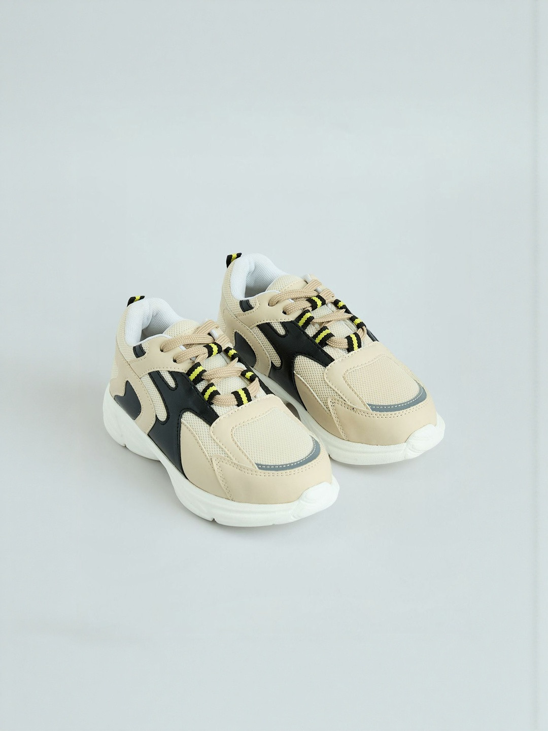 Hopscotch Boys Beige  Colour-Block Athletic  Synthetic Non-Marking Shoes