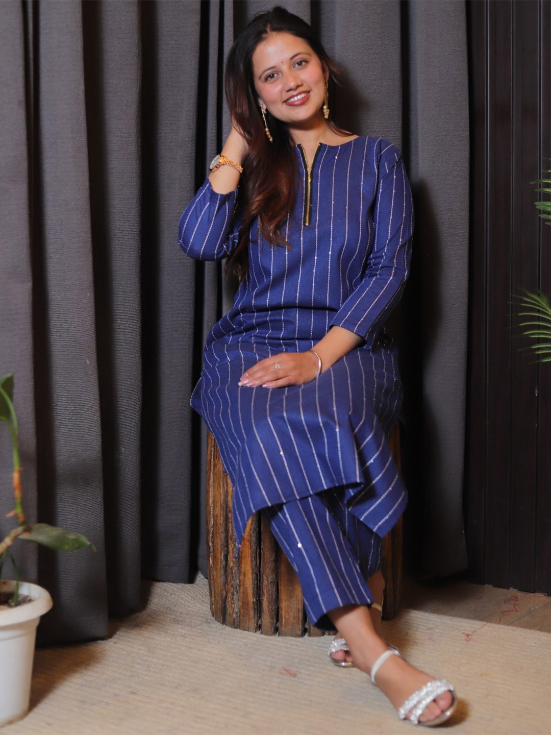 Maadwara Women Striped Kurta with Trousers