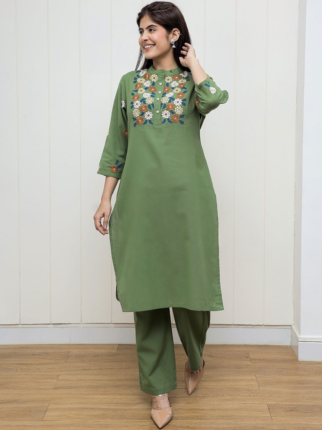 Aadews Women Floral Embroidered Cotton Kurta with Trousers