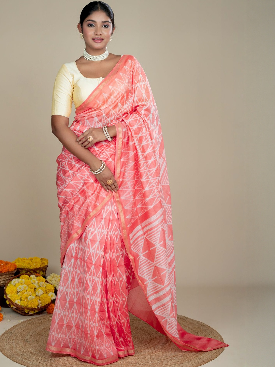 Ushvii Abstract Printed Pure Silk Saree With Blouse