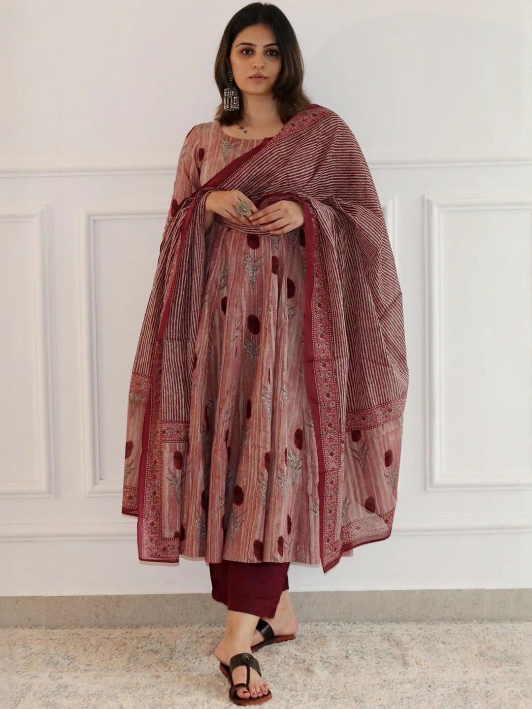 KLOSIA Women Floral Printed Pleated Round Neck Anarkali Kurta with Trousers & Dupatta