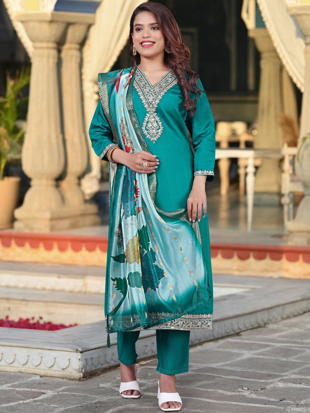 J.KANJI Women Embroidered Regular Thread Work Kurta with Trousers & Dupatta
