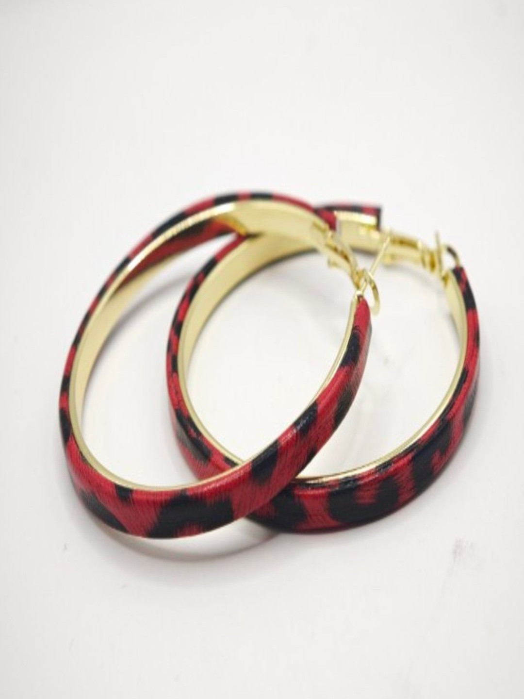SAPRAA TRENDS Women Gold-Plated Leopard Print Hoop Earrings