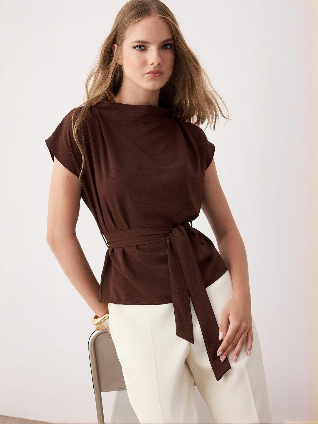 Trendyol High Neck Waist Tie-Ups Top