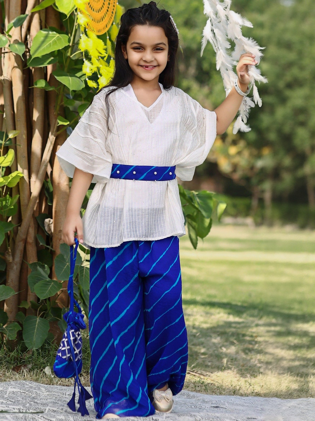 Sangria Flowy White Kaftan Set