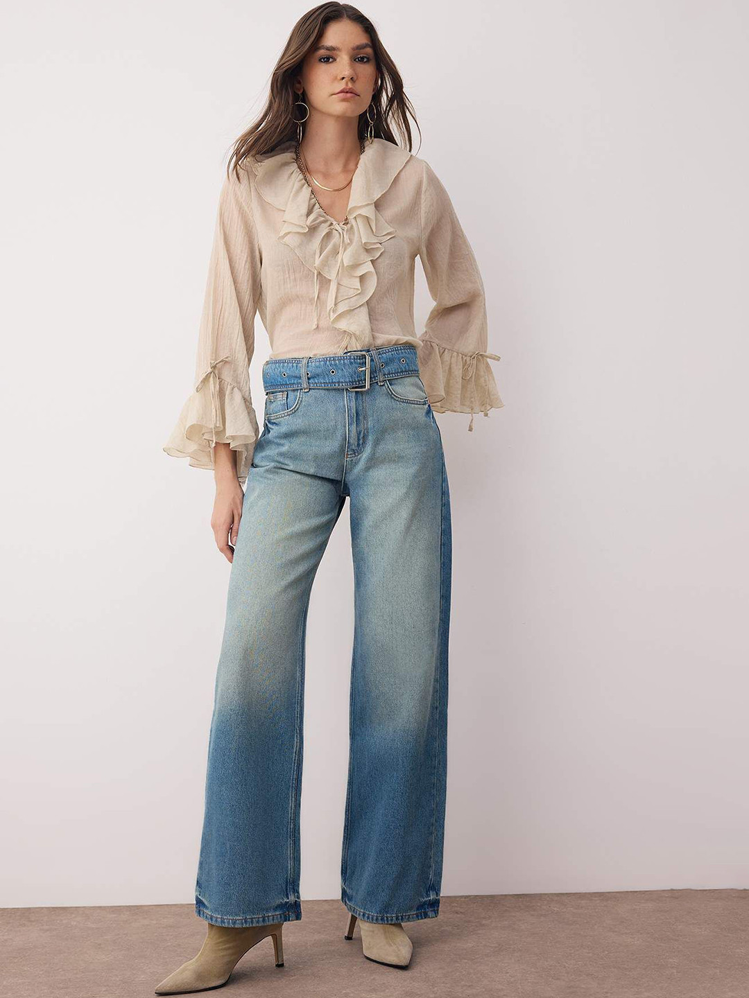 Trendyol Mavi Women Regular Fit Mid-Rise Heavy Fade Cotton Jeans