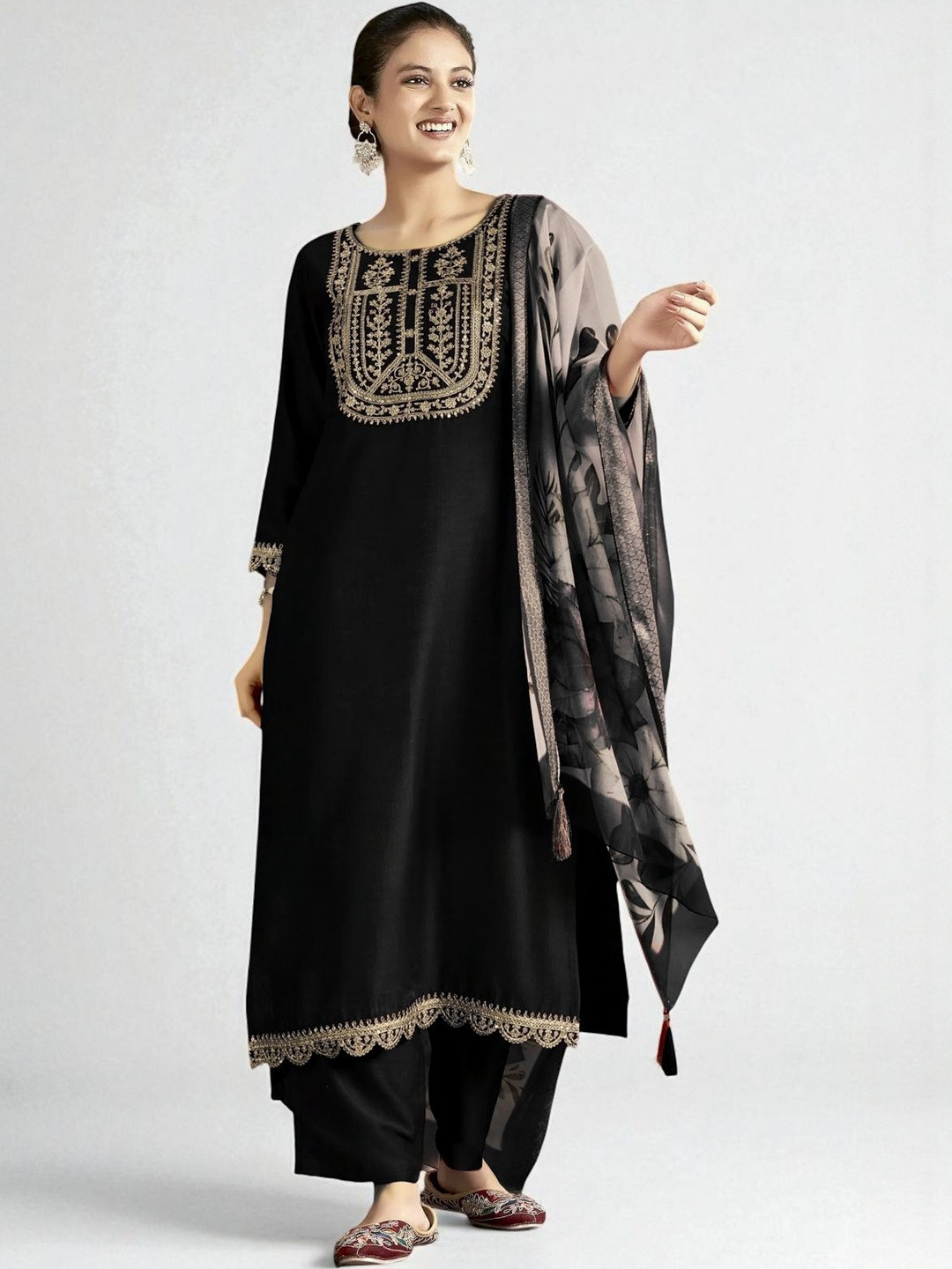 2ni8 lifestyle Yoke Design Sequinned Straight Kurta With Trousers & Dupatta