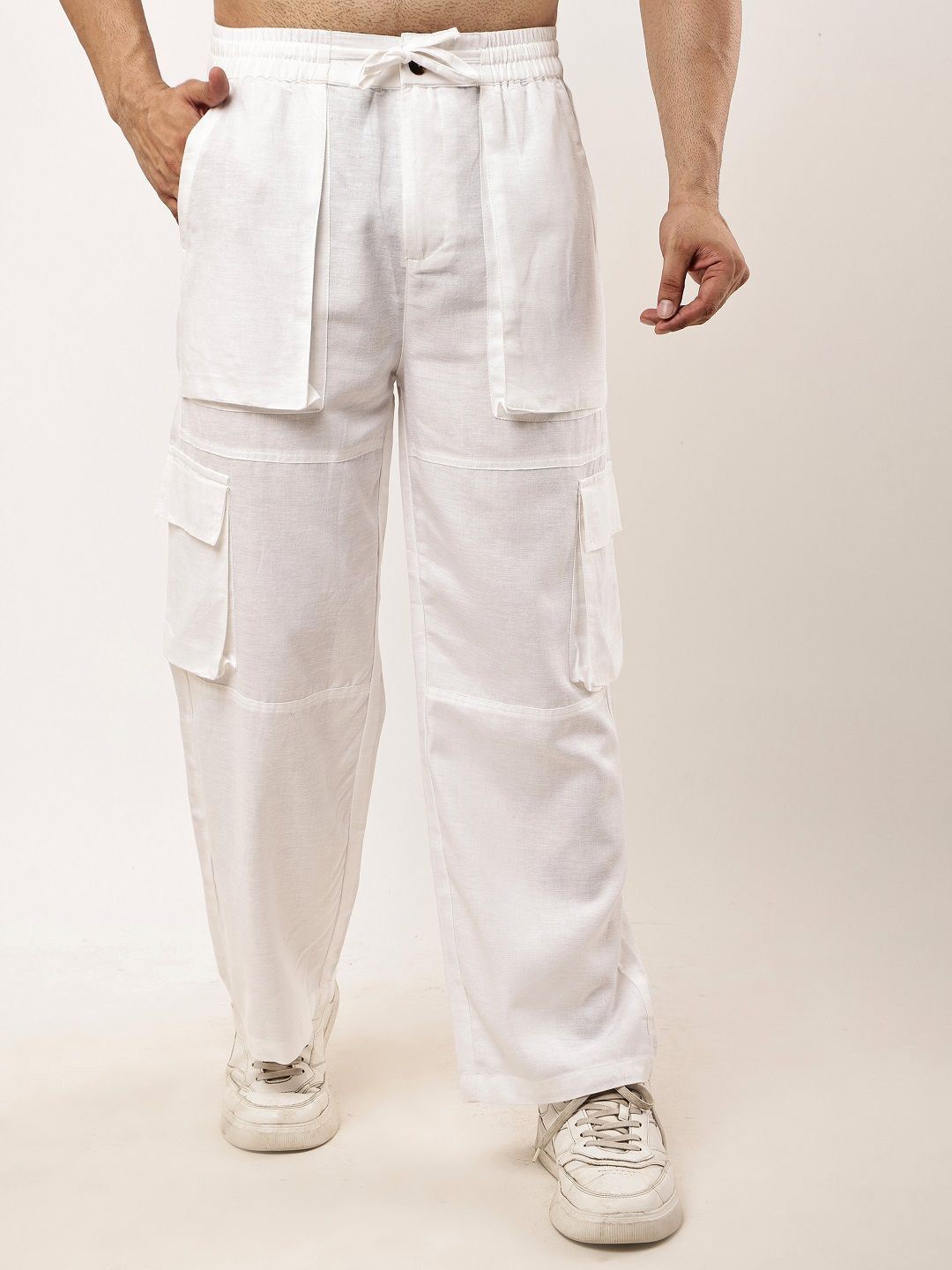 CLOTHINK INDIA Men Relaxed Fit High-Rise Pleated Cotton Cargo