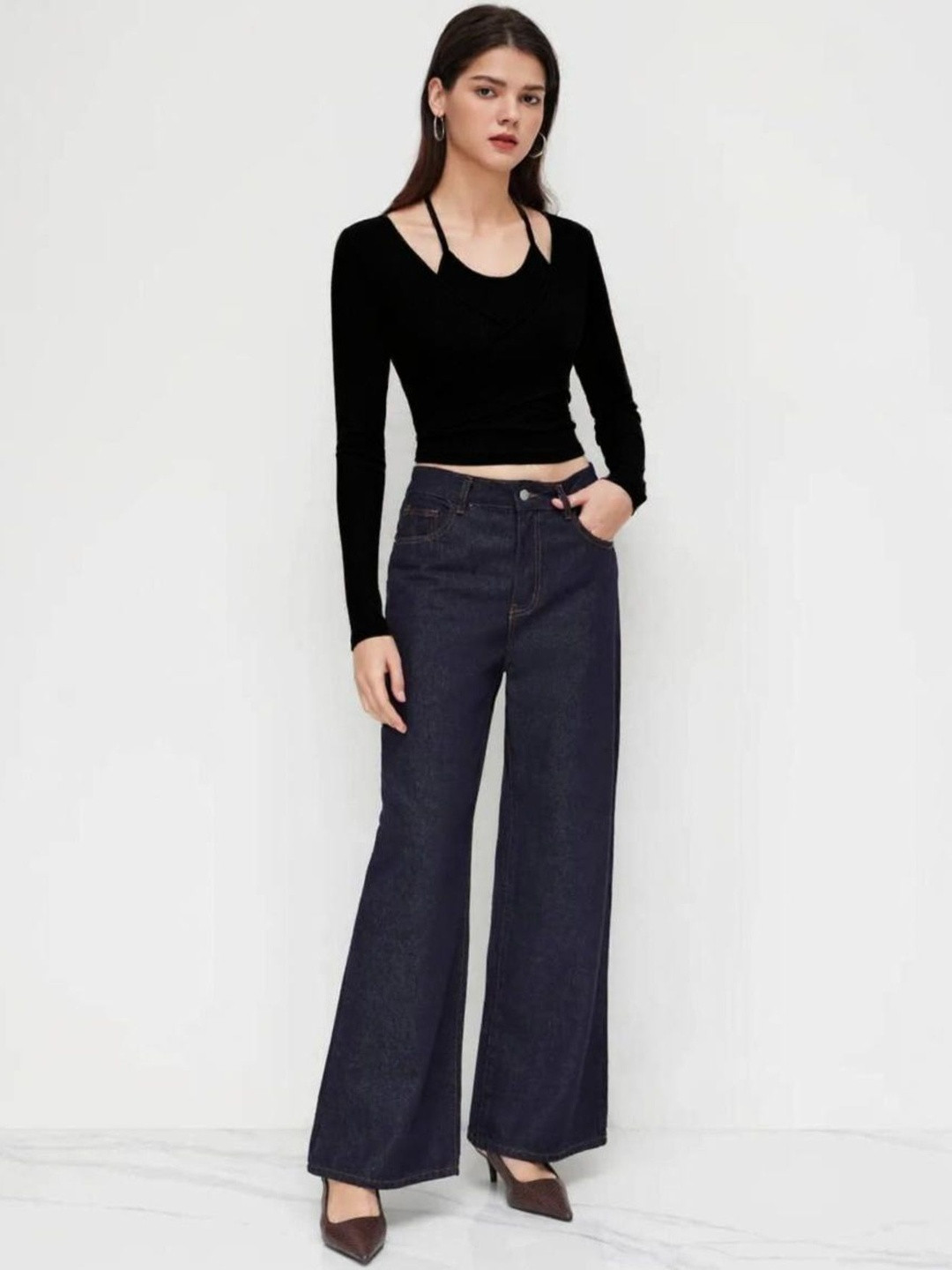 Istyle Can Tie-Ups Halter Neck Crop Top