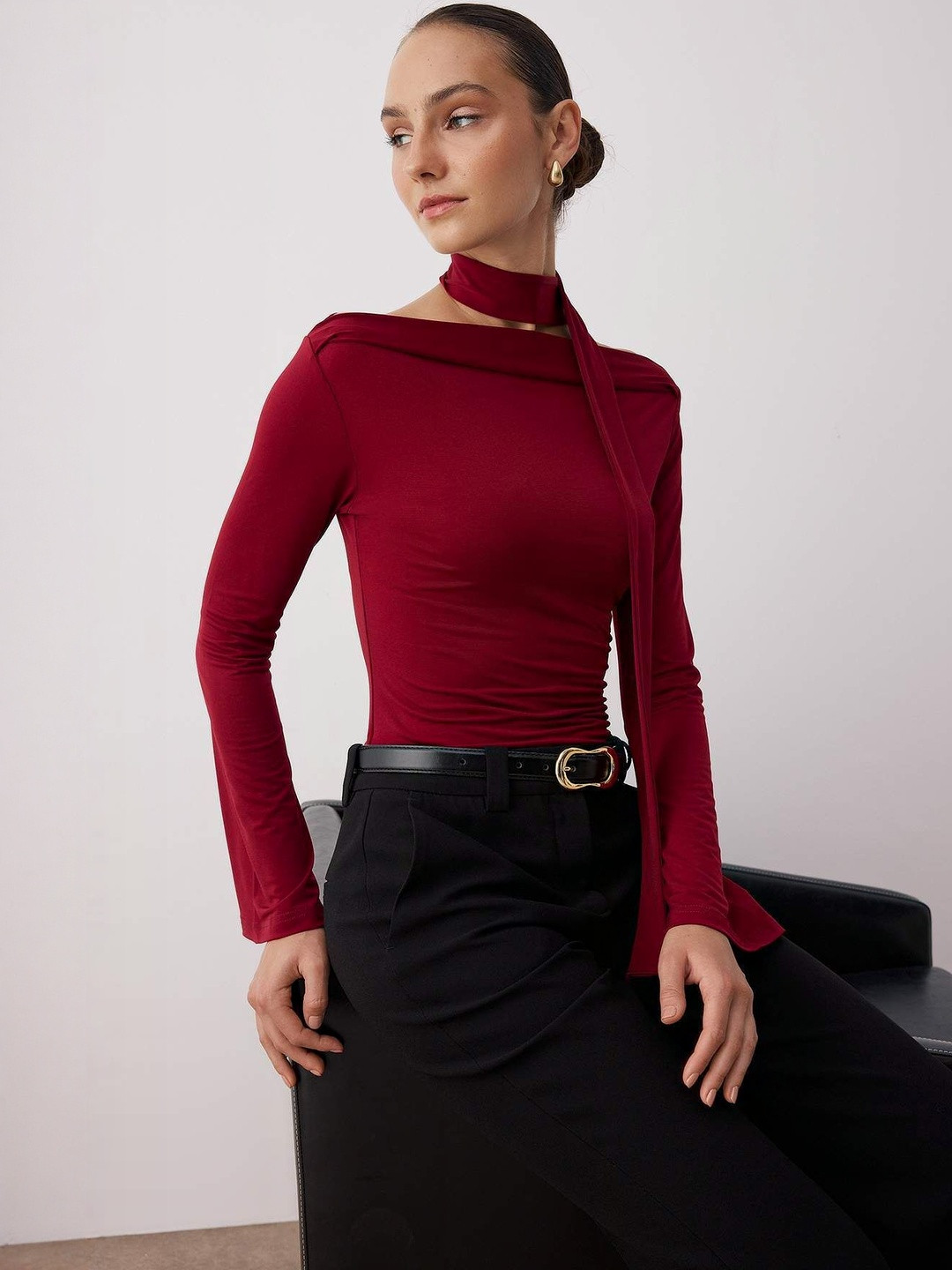 Trendyol Scraf Neck Fitted Top