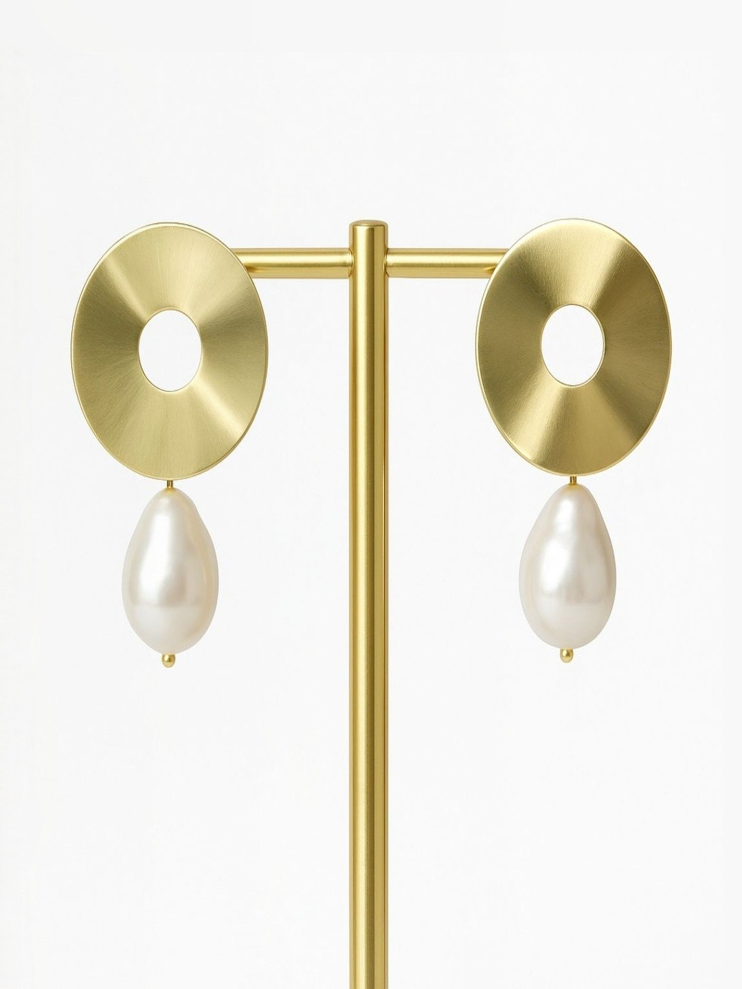 HENA DESIGNS LLP Gold-Plated And Pearls Beaded Circular Shaped Drop Earrings
