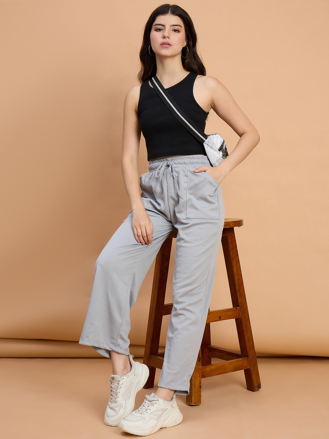 QIOA Women Relaxed Front Patch Pocket Solid Full Length Cargo Pants