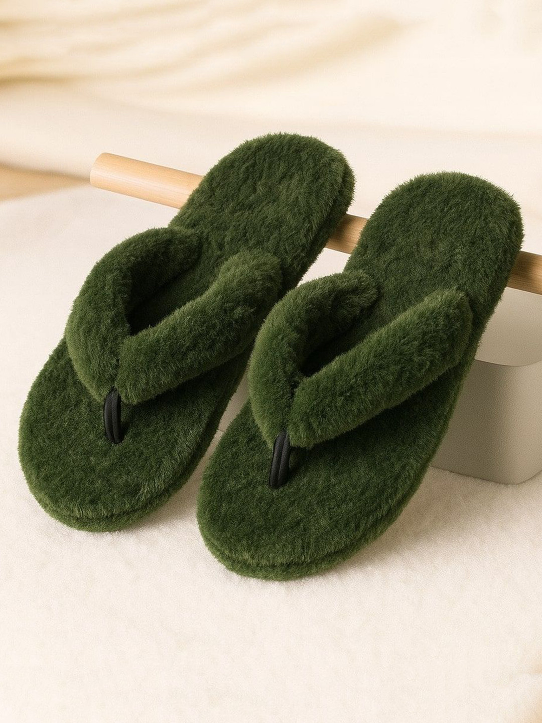 WOLVESDEN Fur Slip On Thong Flip-Flops
