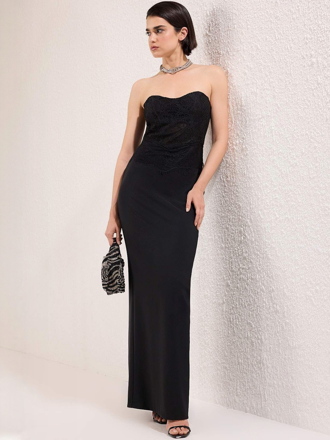 Trendyol Women Floral Embroidered Strapless Slits Bandeau Maxi Dress