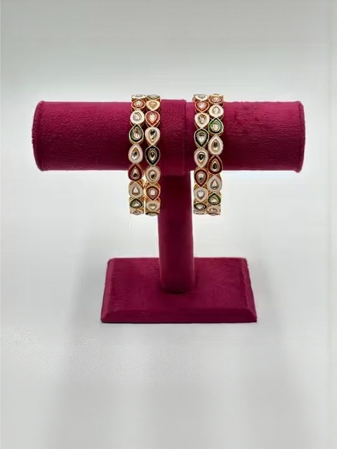 Balasundri Set of 4 Gold-Plated Drop Shape Kundan Ethnic Bangle