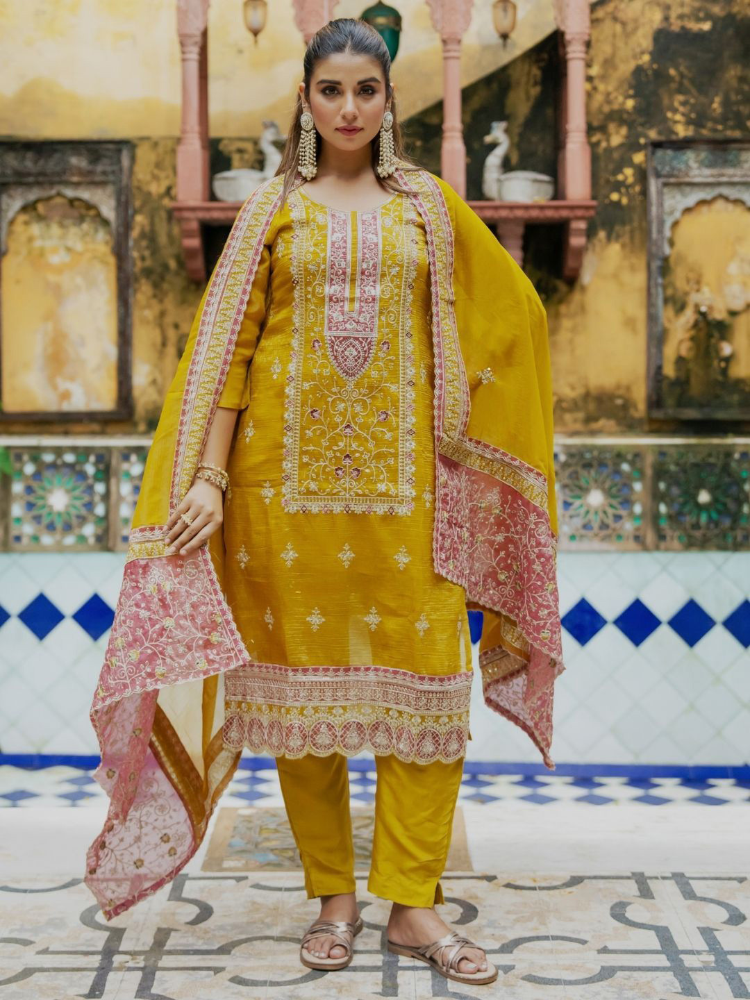 HOUSE OF JAMOTI Sabzaar Floral Embroidered Thread Work Straight Tissue Suit Set