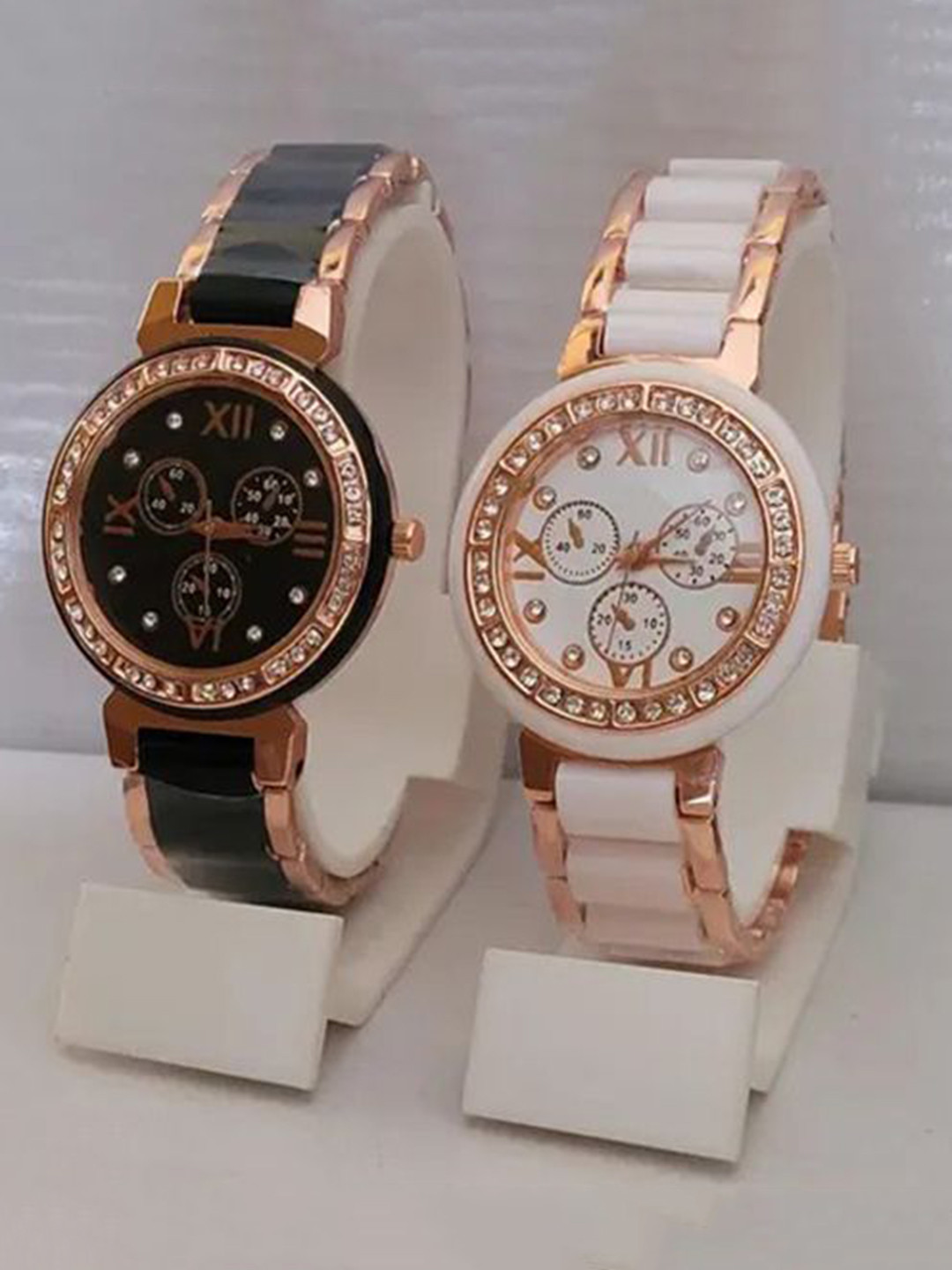 FROZIL Women Pack Of 2 Embellished Dial & Straps Analogue Watch Vina BW