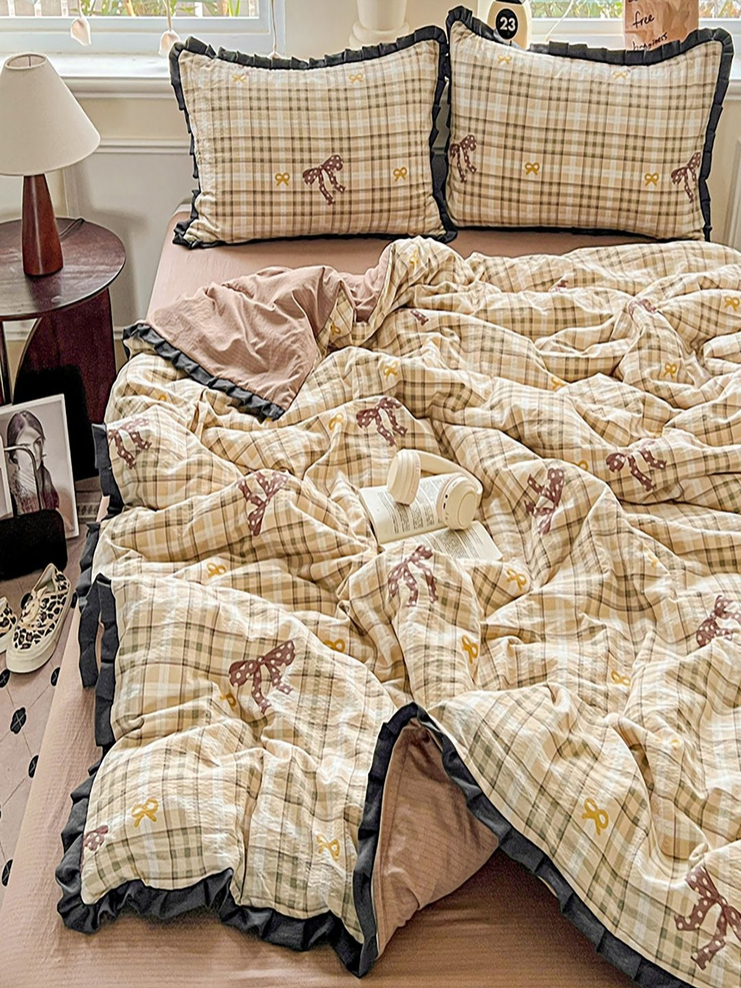 JC HOME Nude & Cream Checked Printed AC Room Double King Bedding Set