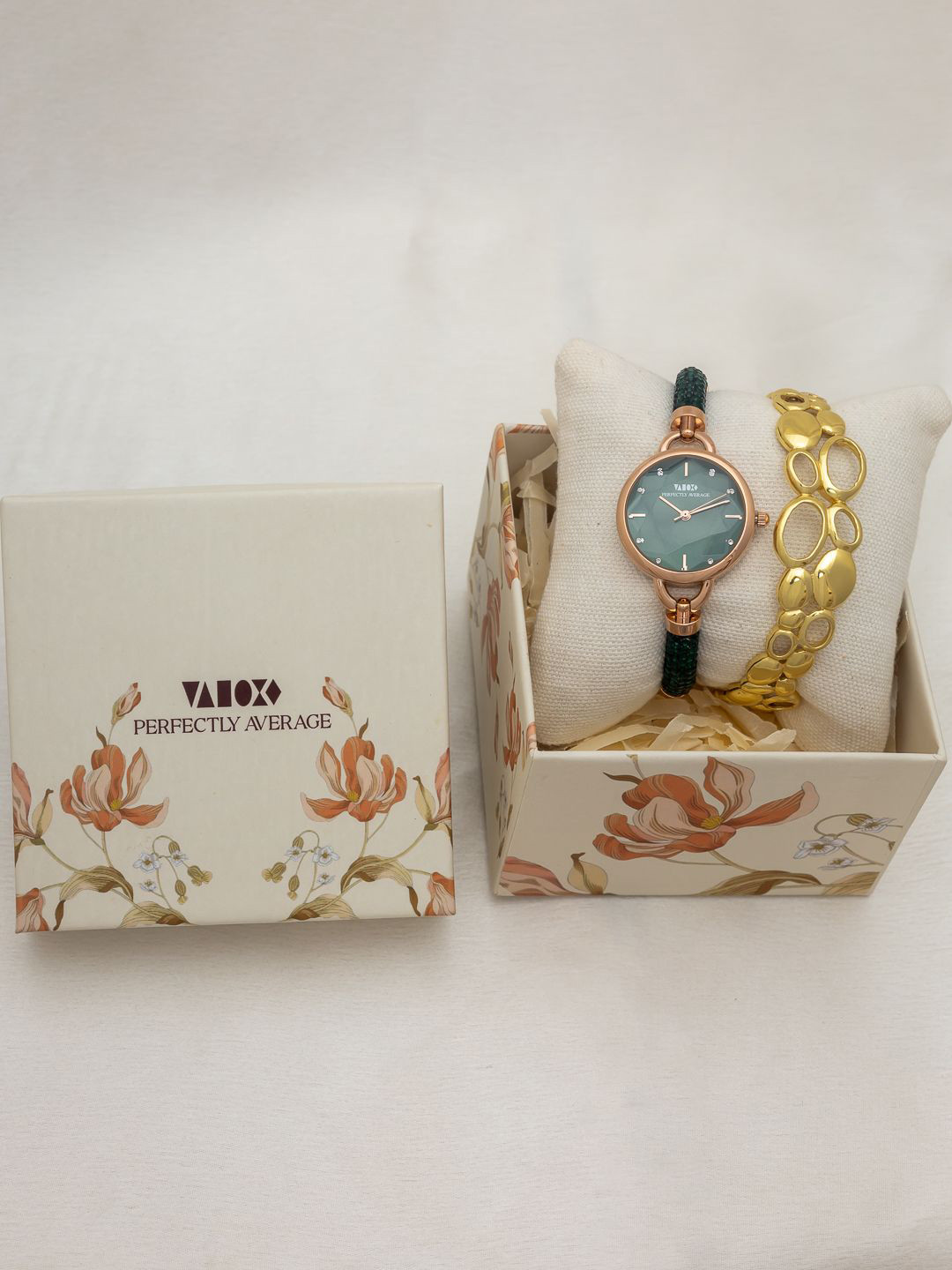 Perfectly Average Women Stainless Steel Bracelet Style Straps Analogue Watch PAJ-00010656