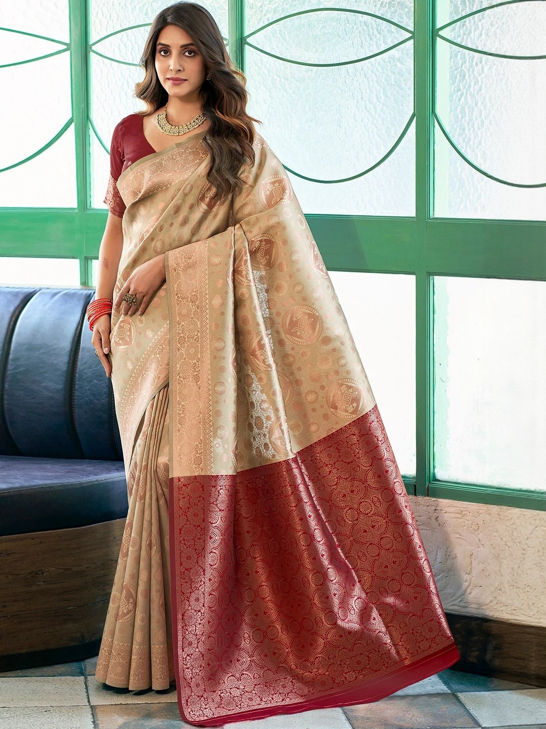 Aagrahi fashion Woven Design Zari Kanjeevaram Saree With Unstitched Blouse Piece