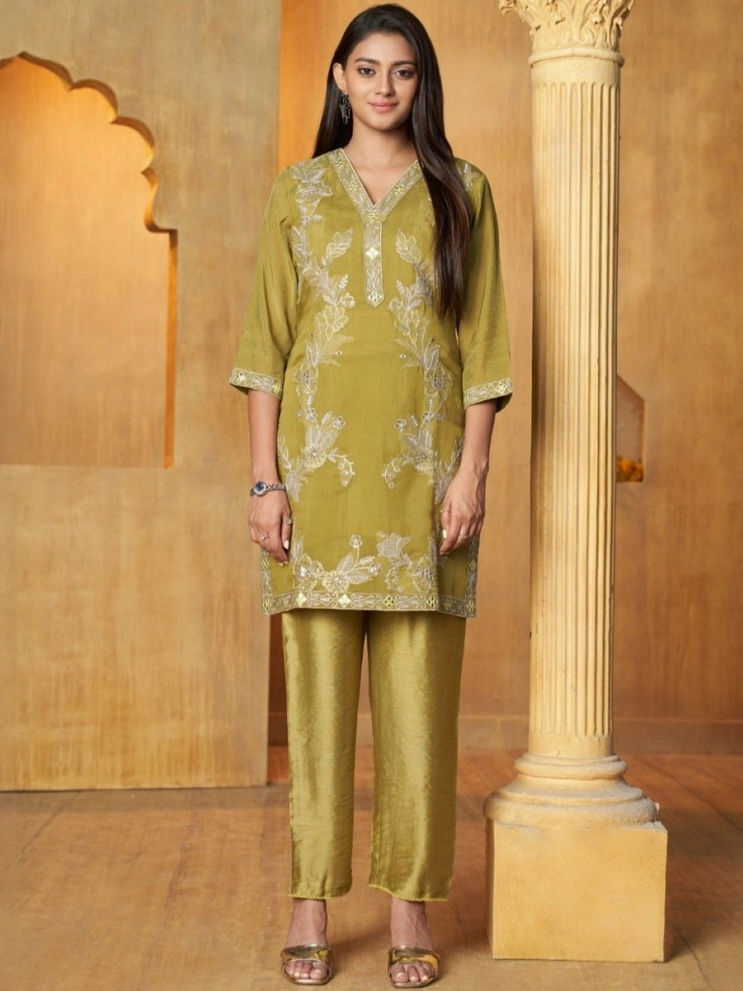 AUTUMN LANE Anumeha Women Ethnic Motifs Embroidered Pure Cotton Kurta with Trousers