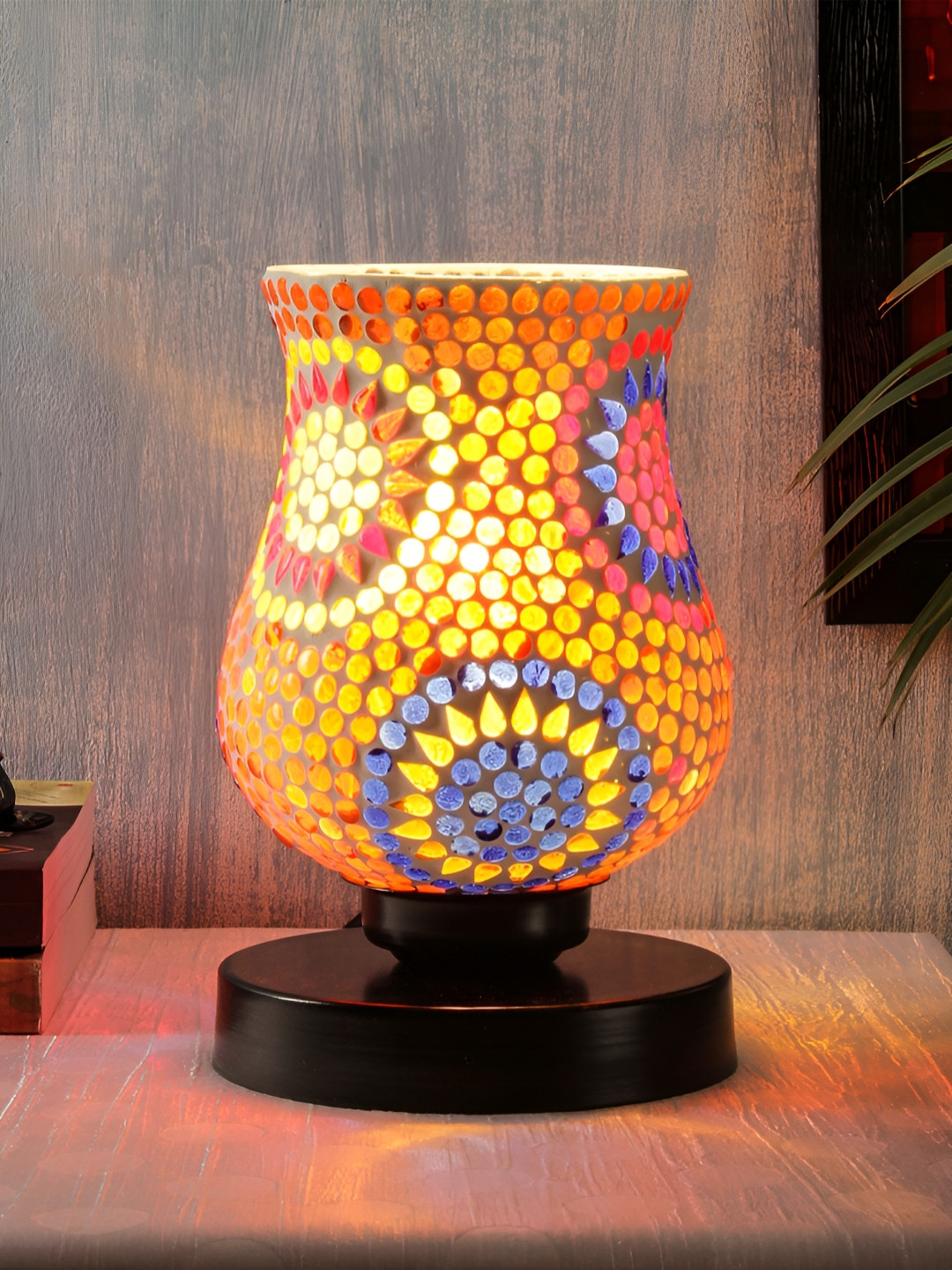 Aura White & Red Textured Abstract Shaped Glass Table Lamp With Wooden Base