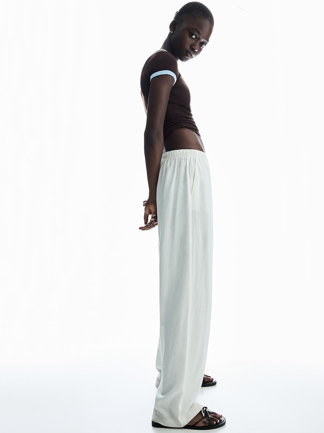 Bershka Linen Blend Trousers With An Elasticated Waistband