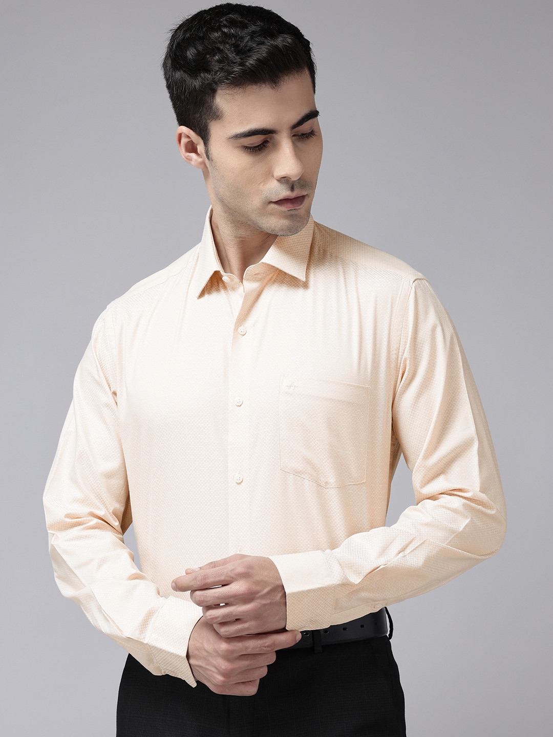 Arrow Manhattan Slim Fit Geometric Self Design Pure Cotton Formal Shirt