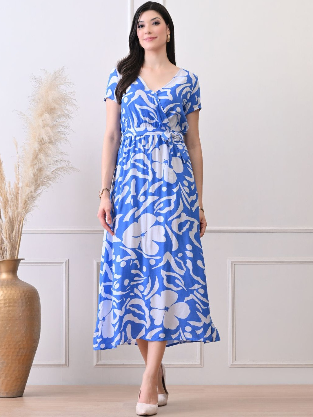 Ikonic klaer Women Floral Printed Wrap Midi Dress With Tie-Up Belt