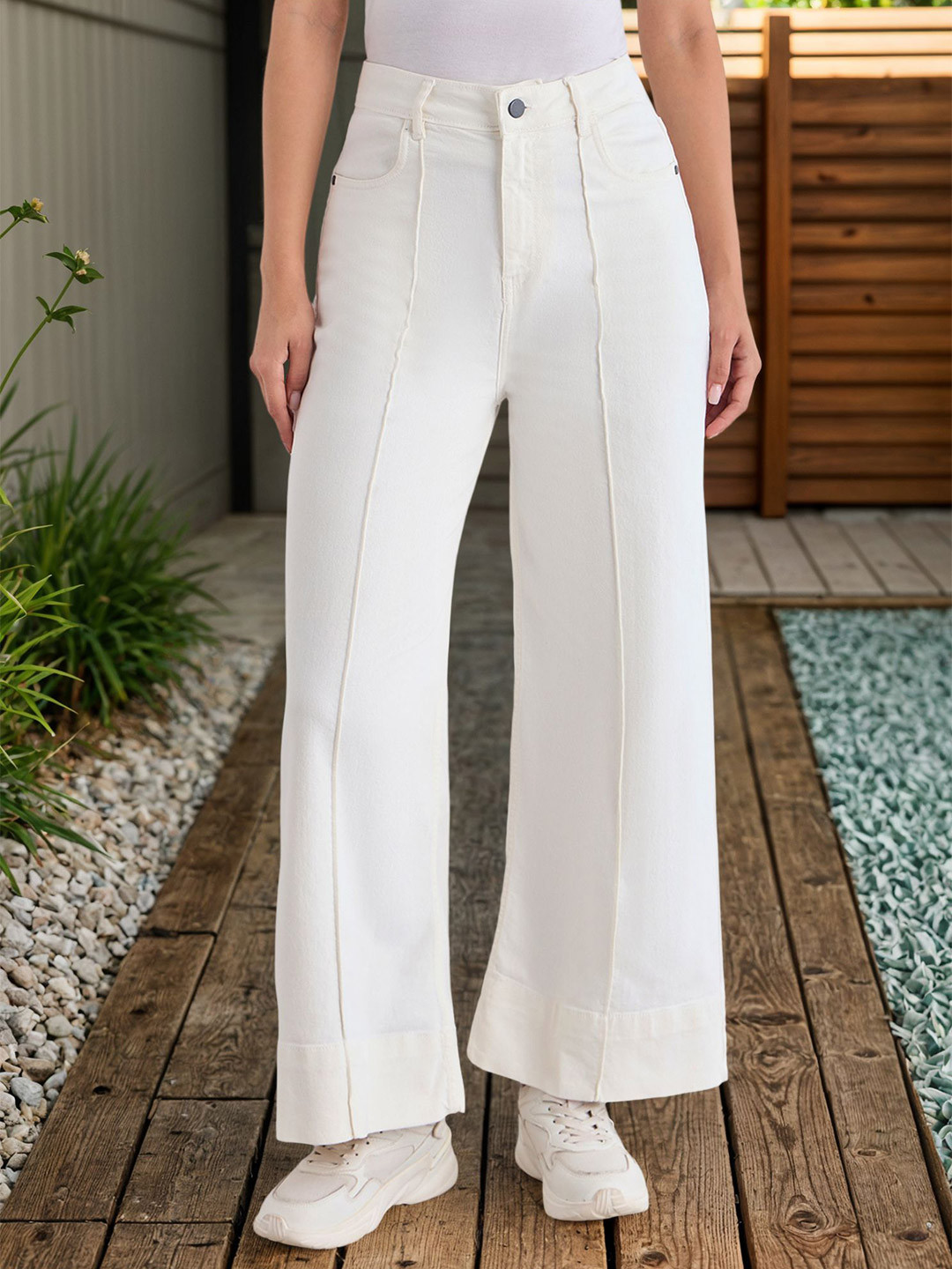 Styli Women Wide Leg High-Rise Pintuck Hem Fold Detail Stretchable Jeans