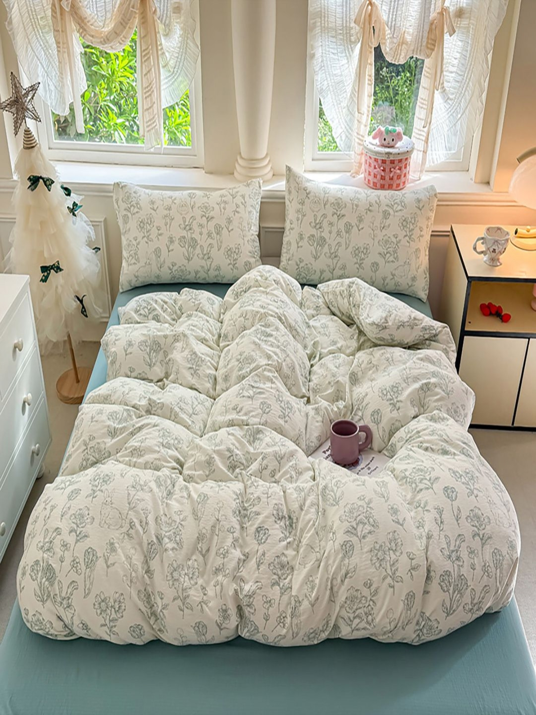 JC HOME Blue & White 4 Pieces Double Extra Large Regular Bedding Set